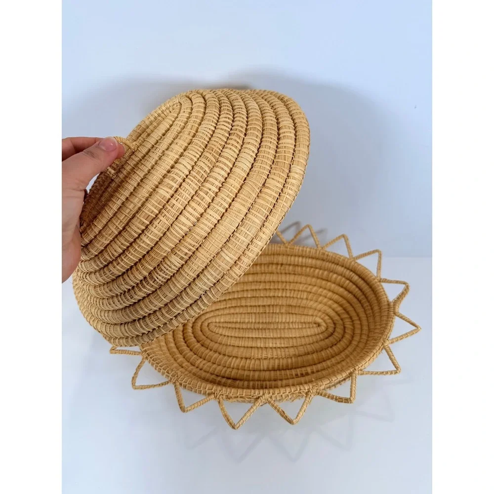Woven Straw‎ Sunburst Serving Basket with Lid Handcrafted Bohemian Decor